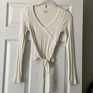 Small Hollister top w/ bow